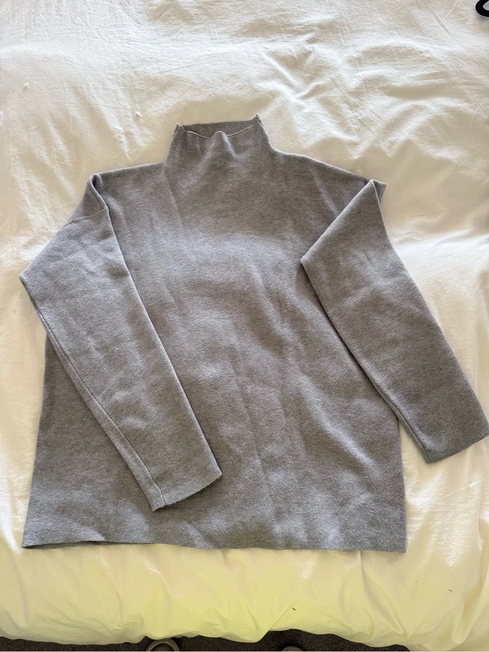 Tahari Heather Gray Mock Neck Sweater - Picture 1 of 3